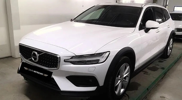 Volvo V60 Cross Country cena 109899 przebieg: 149753, rok produkcji 2019 z Witnica małe 56